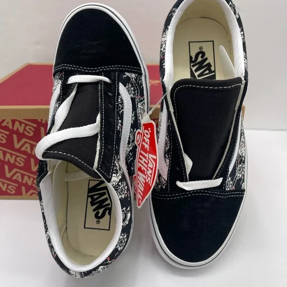 Vans Men’s Old Skool (Flash Skulls)Multi/True White Sneakers
VN0A38G118C - Picture 13 of 16